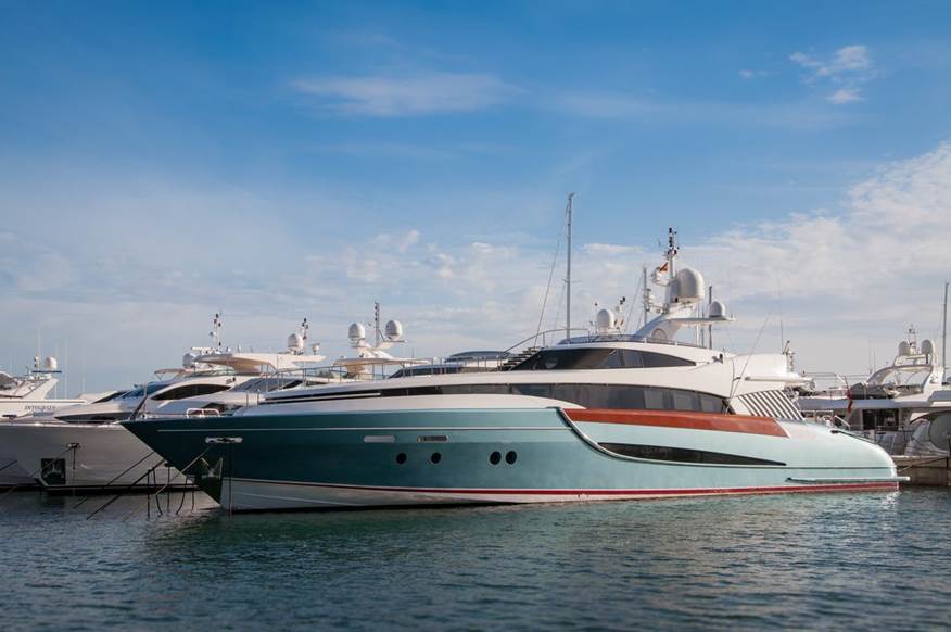 Why Charter a Yacht for Your Birthday? 12 A birthday party on a luxury yacht in Cabo San Lucas.